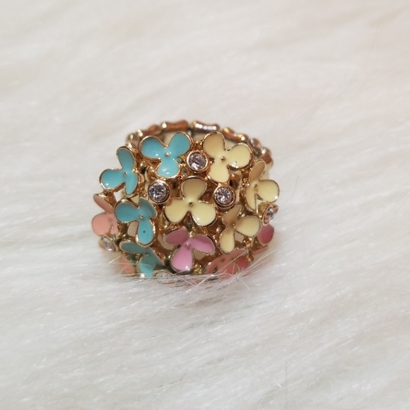 Statement Ring - Picture 1 of 3